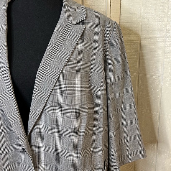 Universal Standard Meg Blazer Glen Plaid with 3/4 Sleeves, size Medium (18/20). - Picture 6 of 8